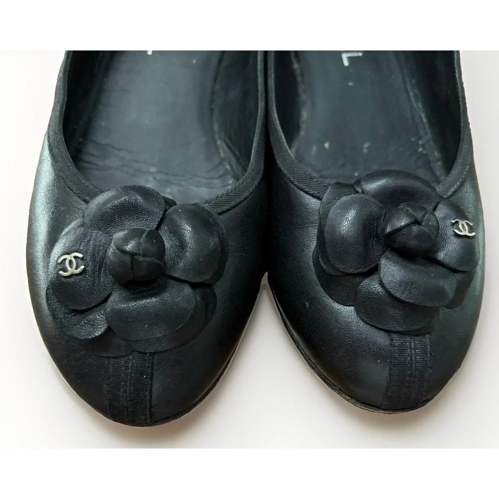 Chanel G30752 Camellia Black Leather Grosgrain Trim Flat Shoes 38